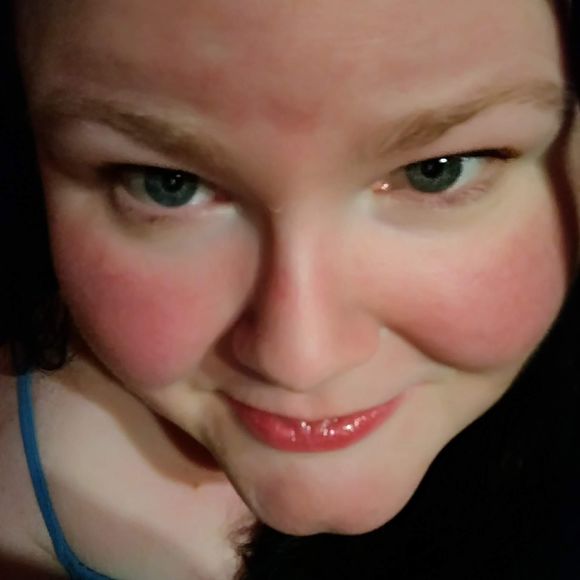 Meet your Posher, Alison - Picture 1 of 1